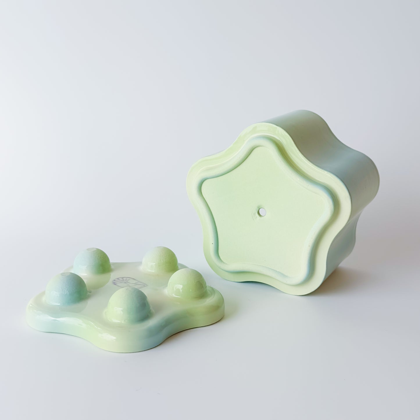 Udder Planter in Water Lily