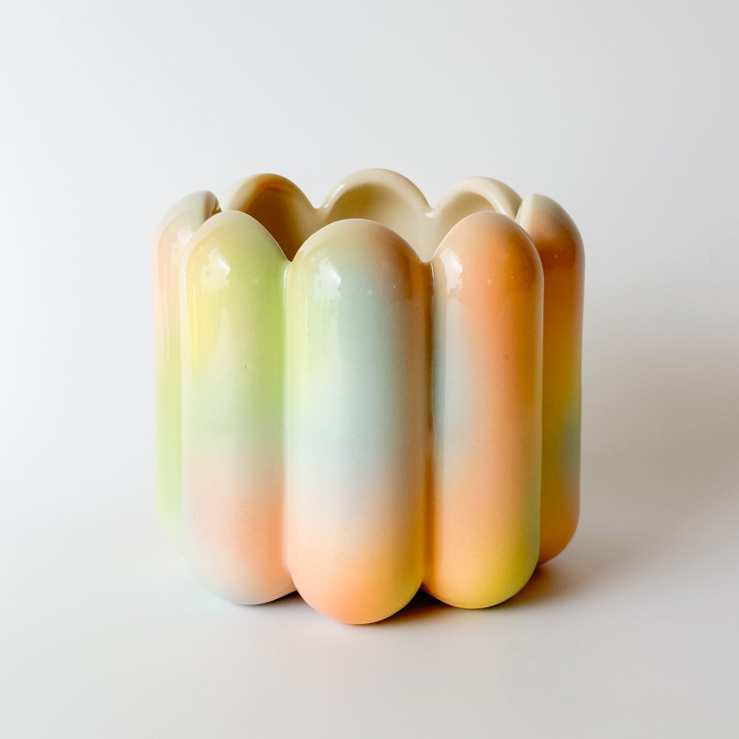 Scallop Planter in Iridescent Magic