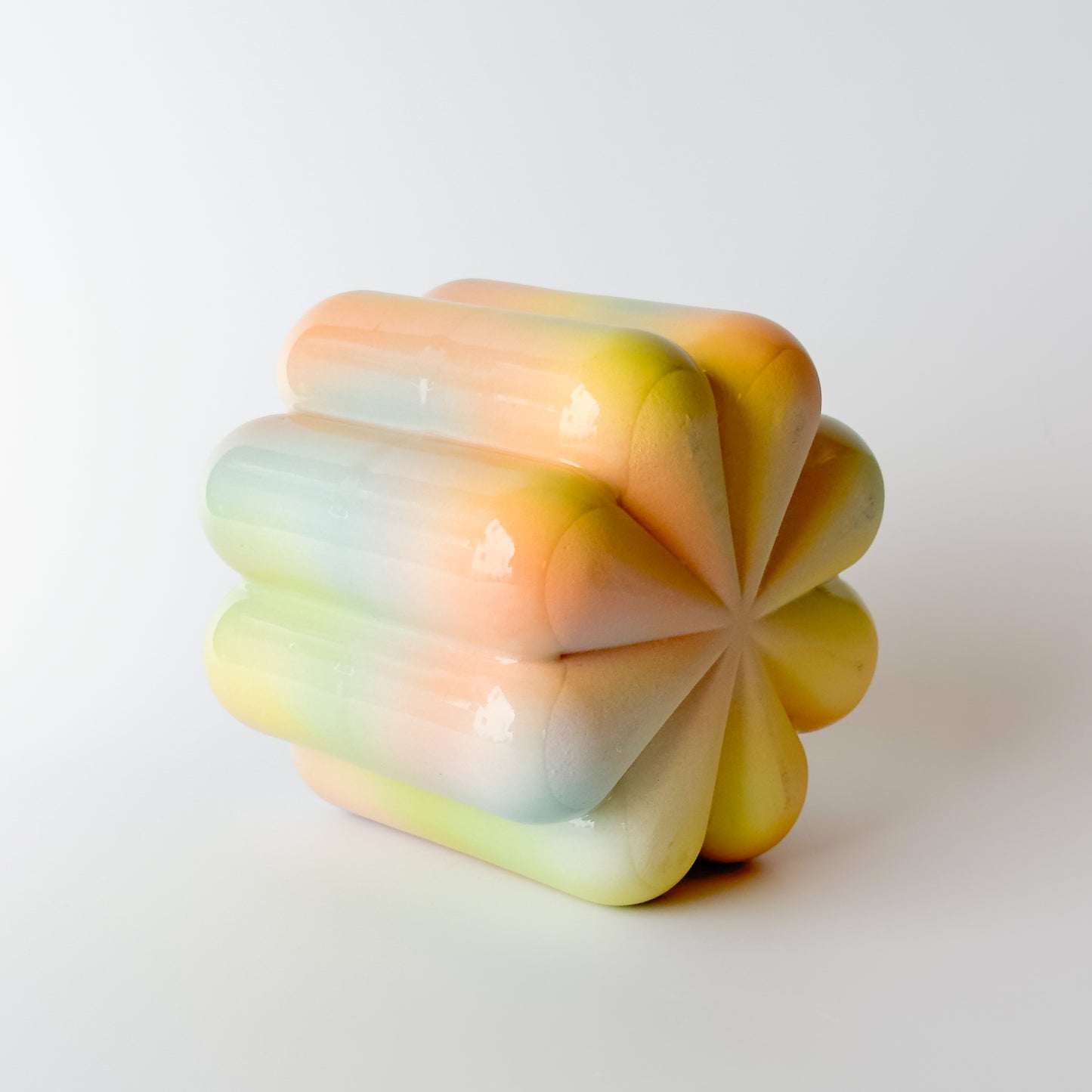Scallop Planter in Iridescent Magic