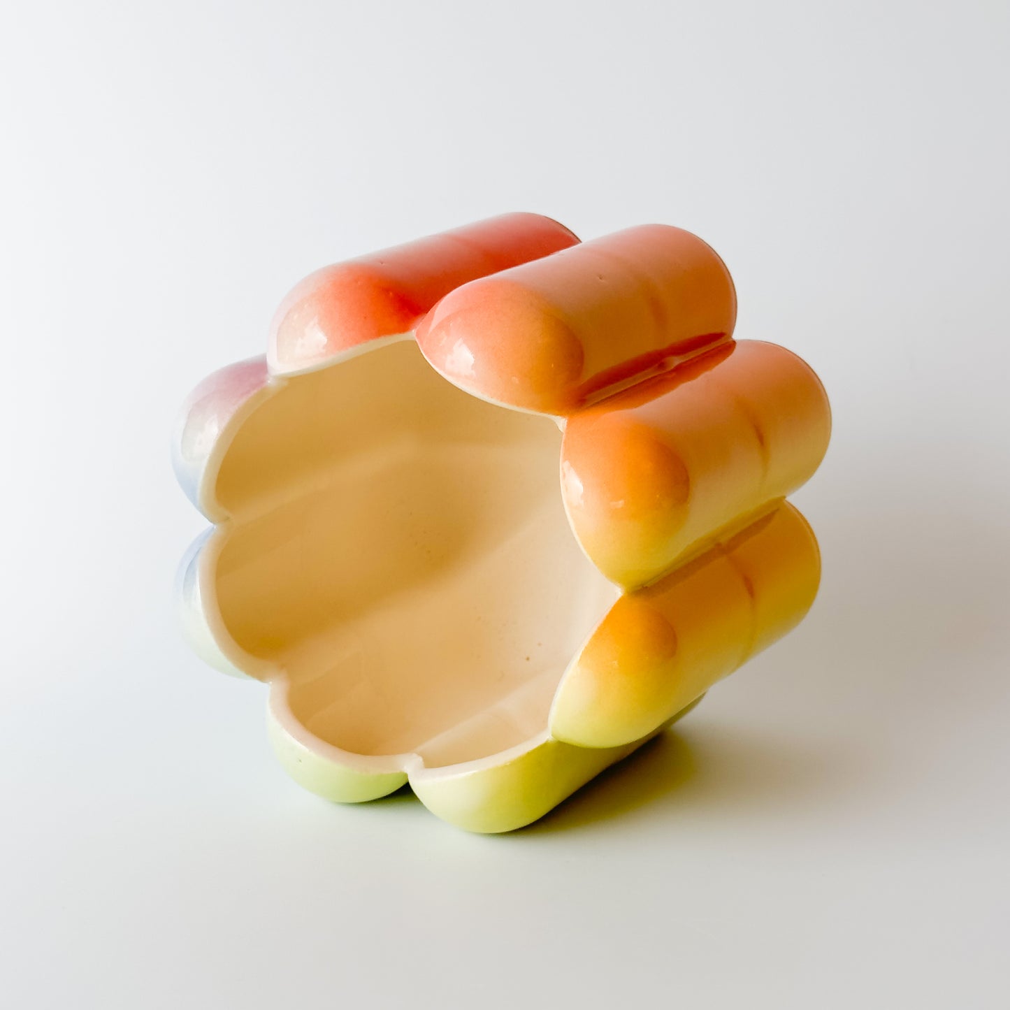 Scallop Planter in Rainbow