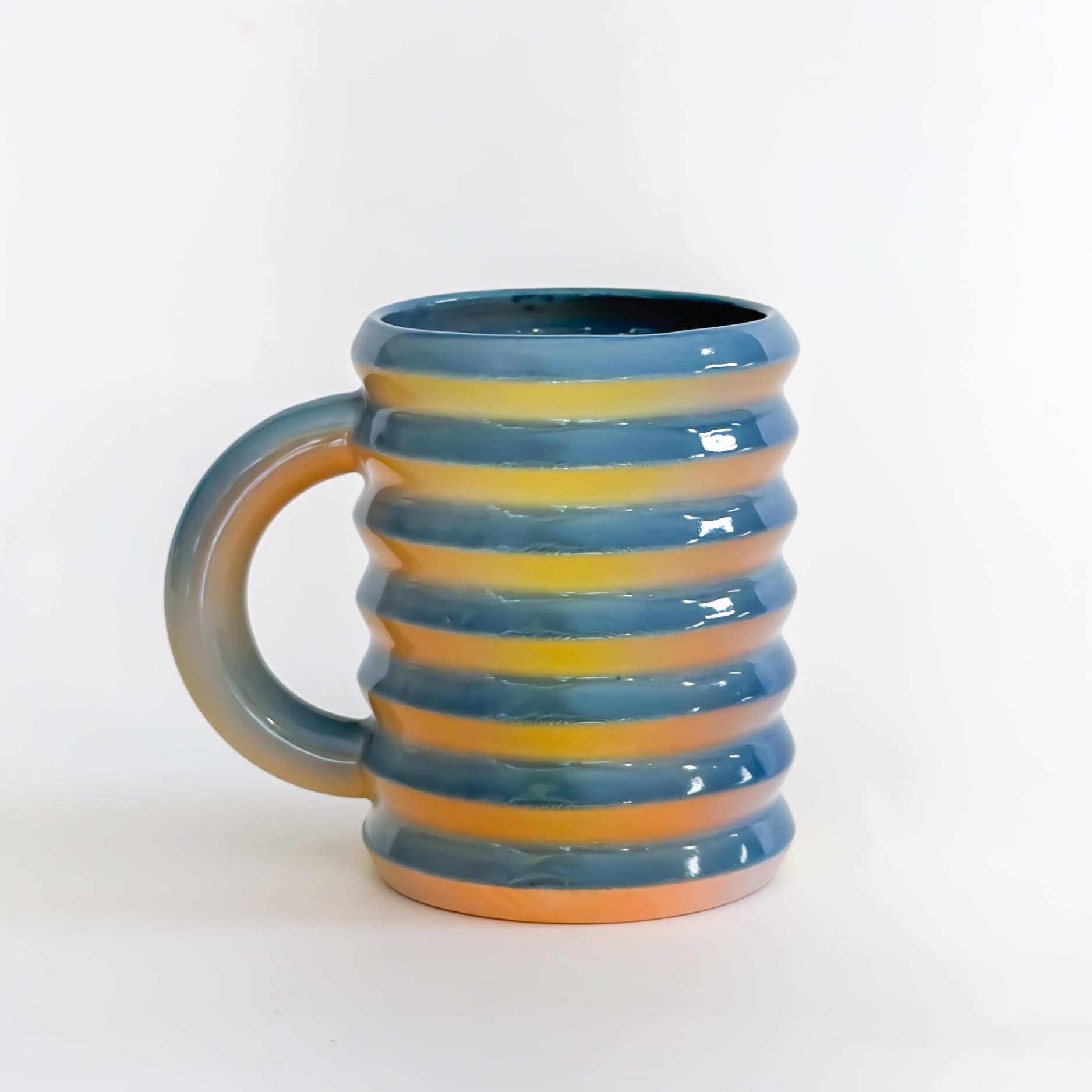 Wiggle Mug in Stratospheric Sky