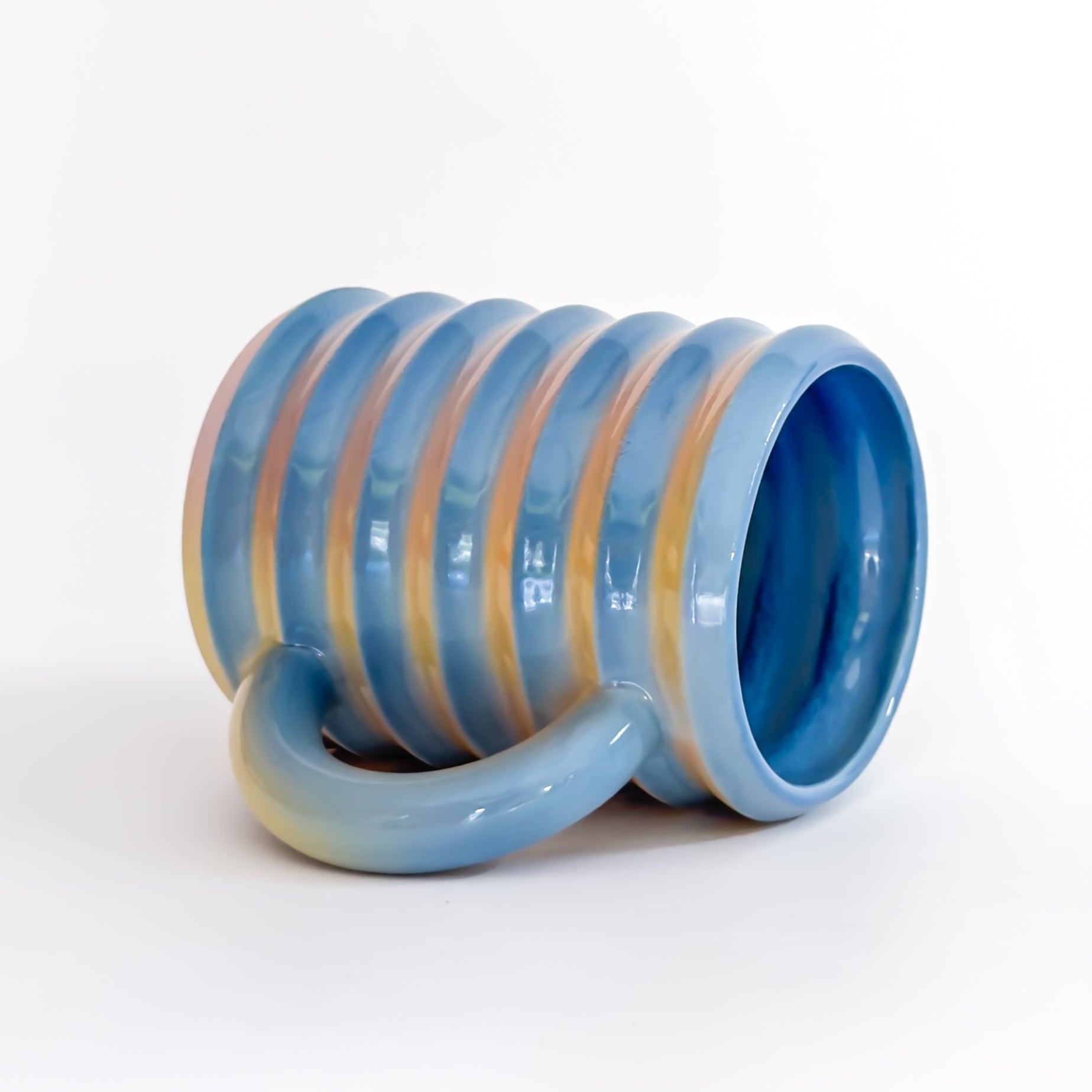 Wiggle Mug in Stratospheric Sky