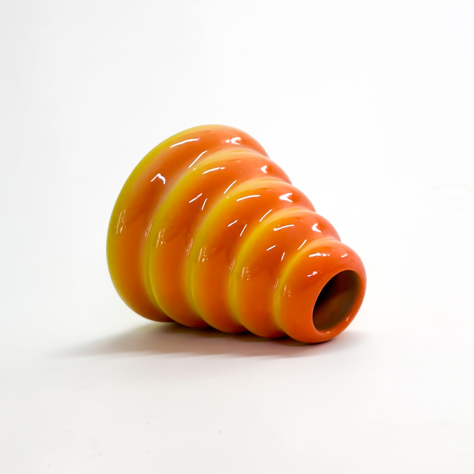 Buddy Vase in Cherry Tomato