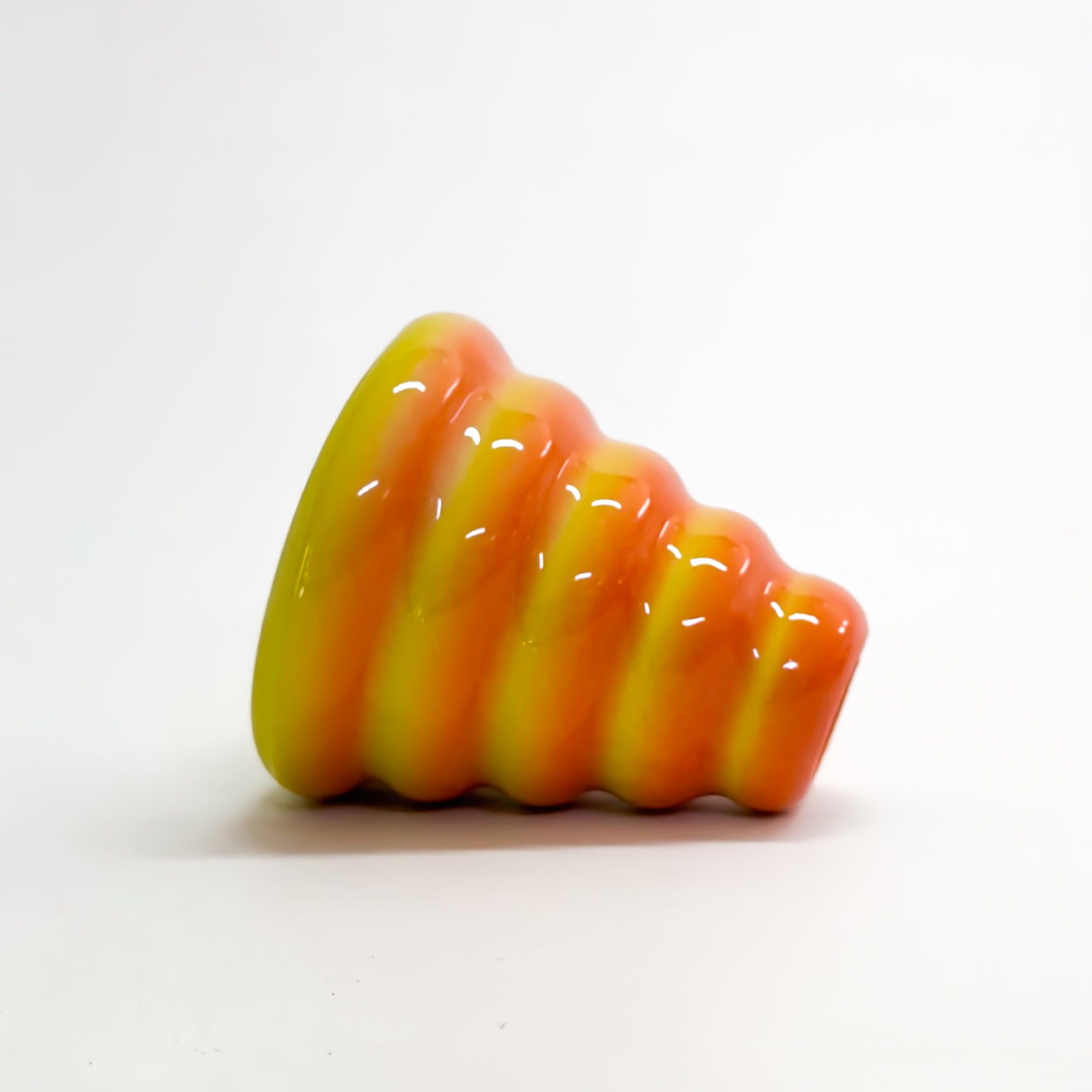 Buddy Vase in Cherry Tomato