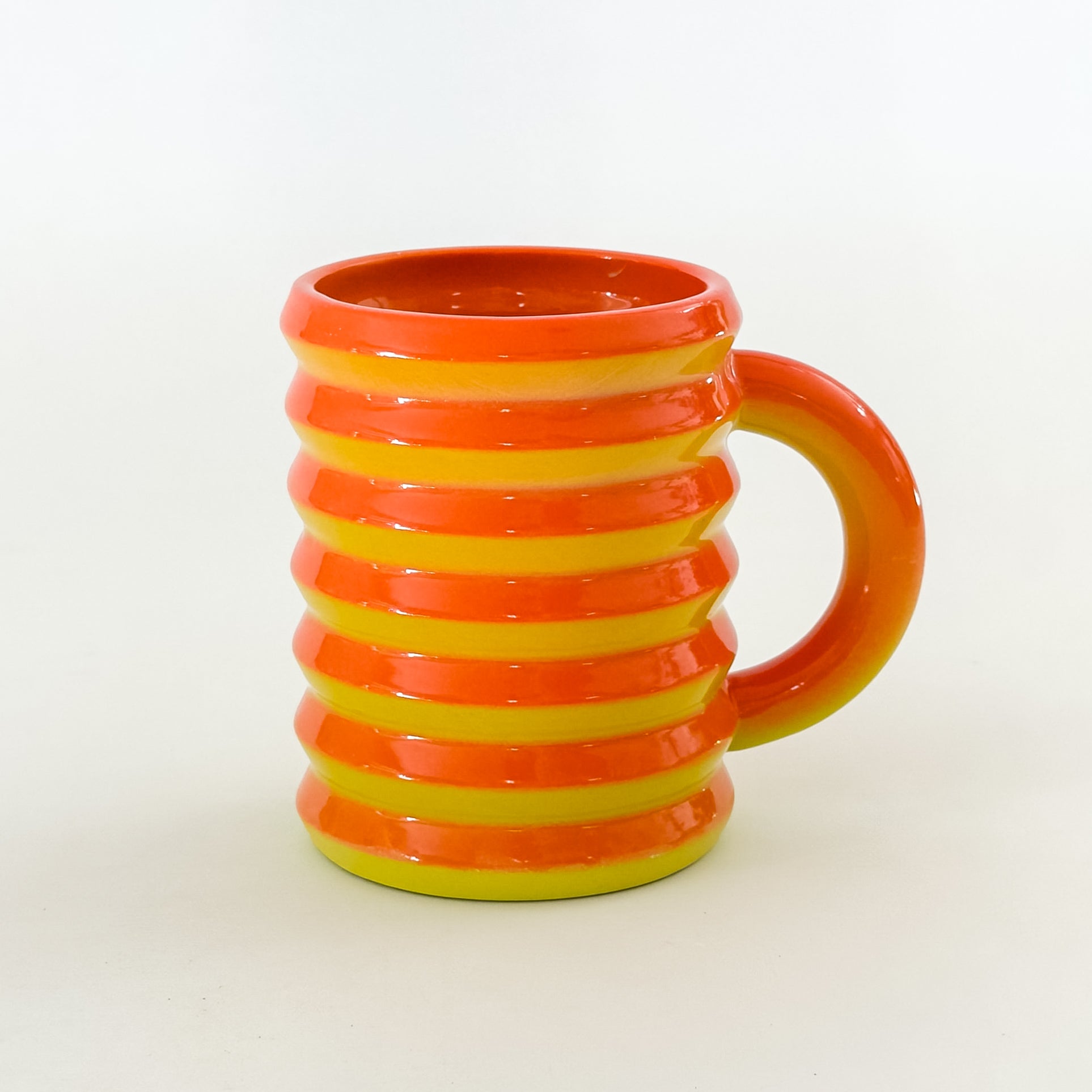 Wiggle Mug in Cherry Tomato