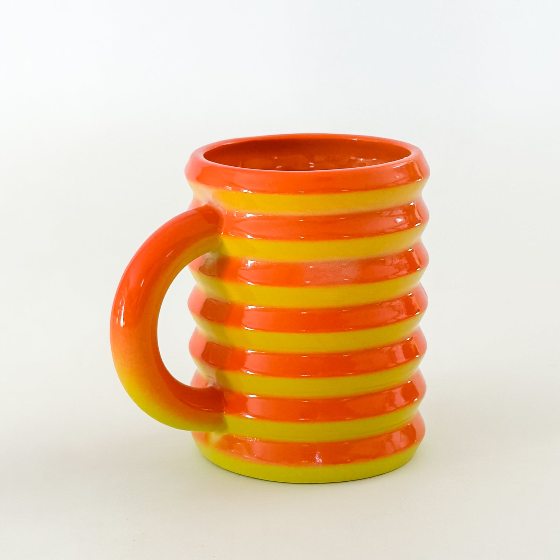 Wiggle Mug in Cherry Tomato
