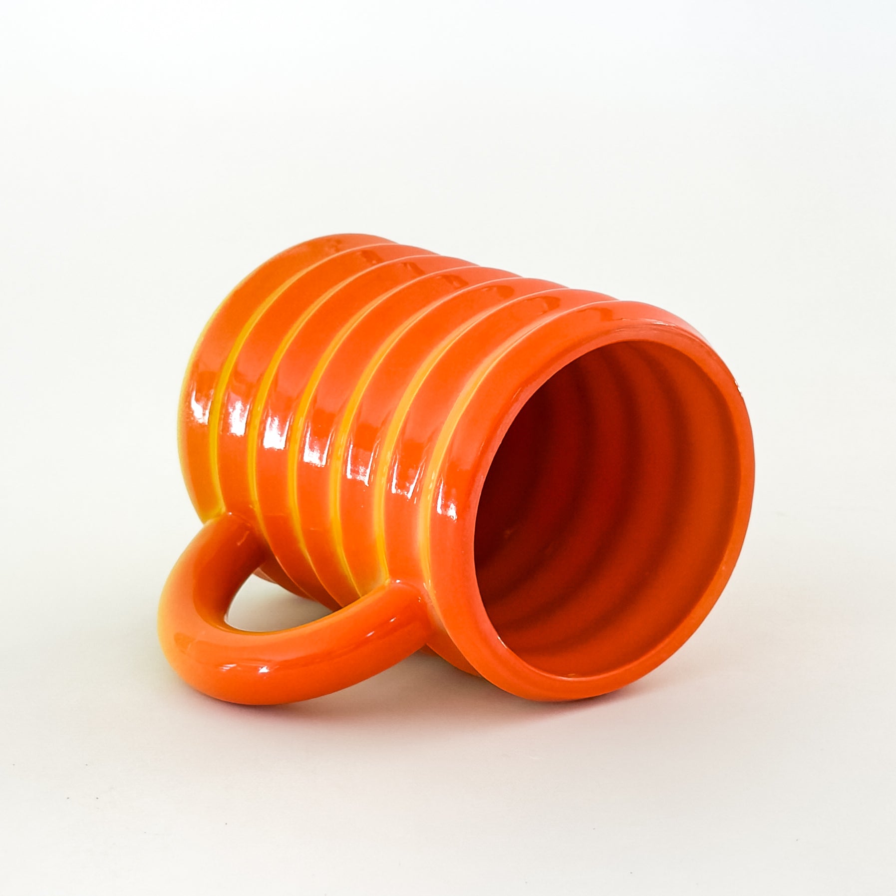 Wiggle Mug in Cherry Tomato