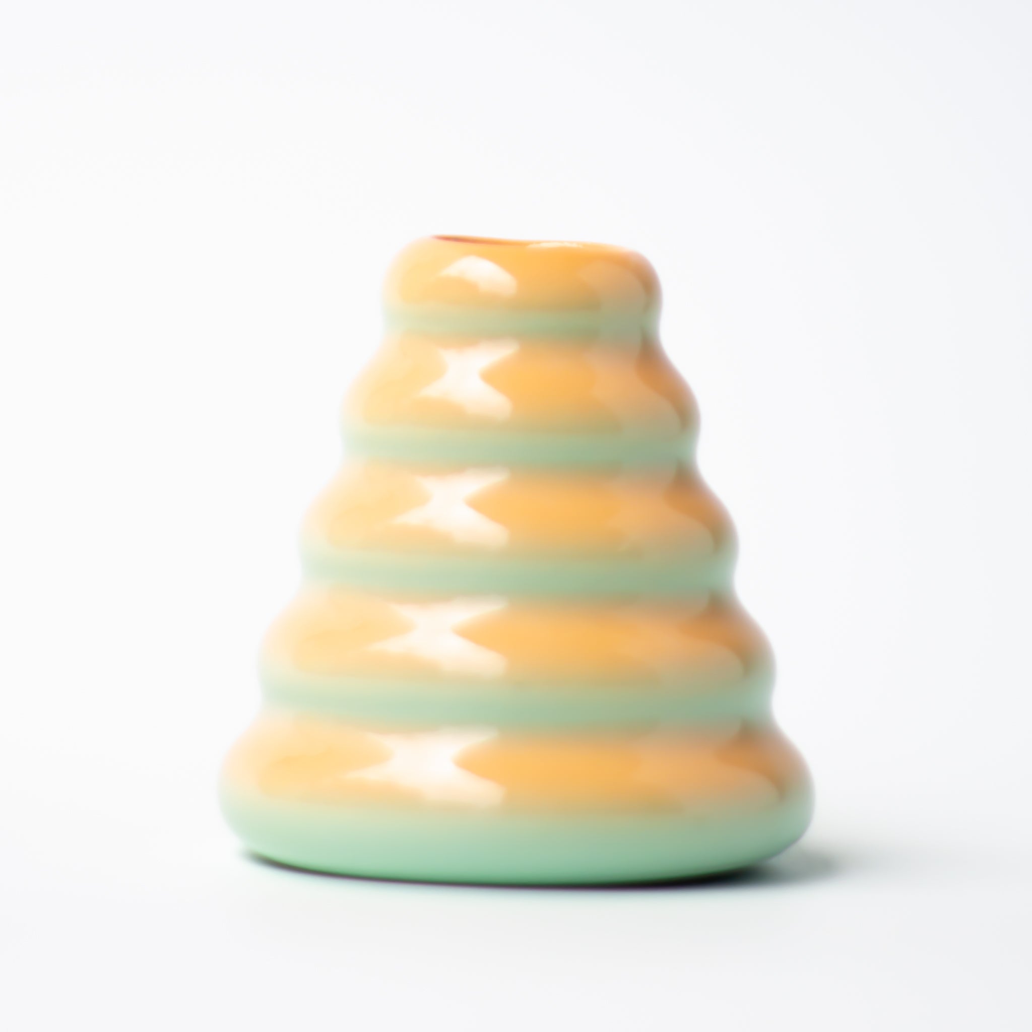 Buddy Vase in Sea Shell