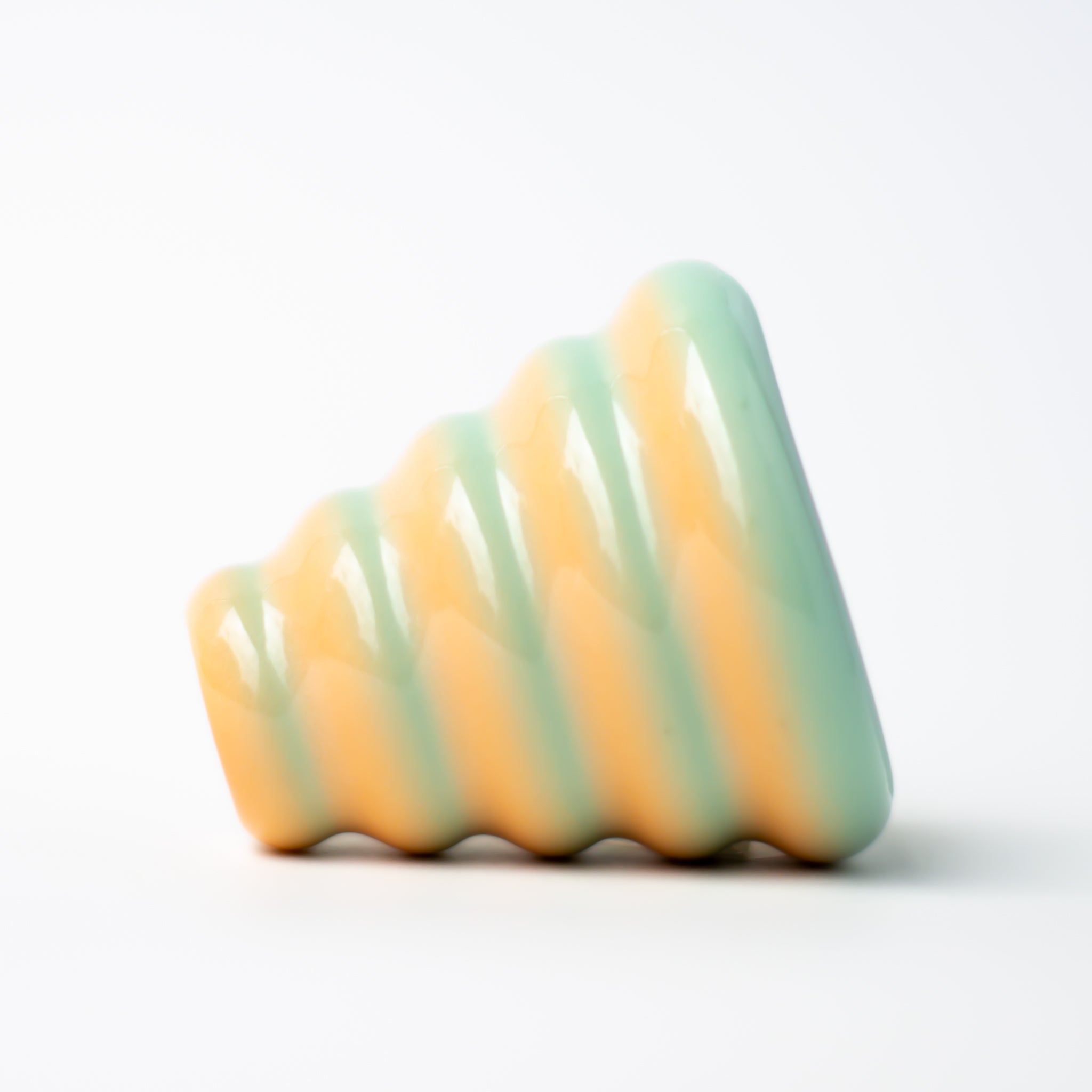 Buddy Vase in Sea Shell