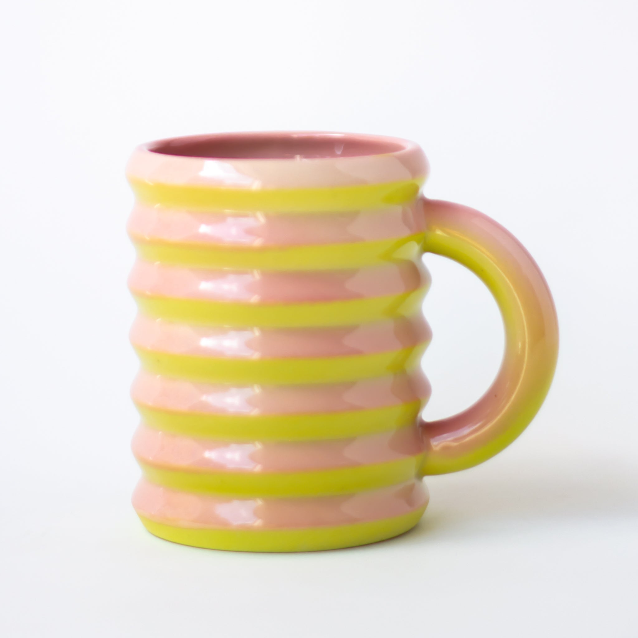 Wiggle Mug in Guava