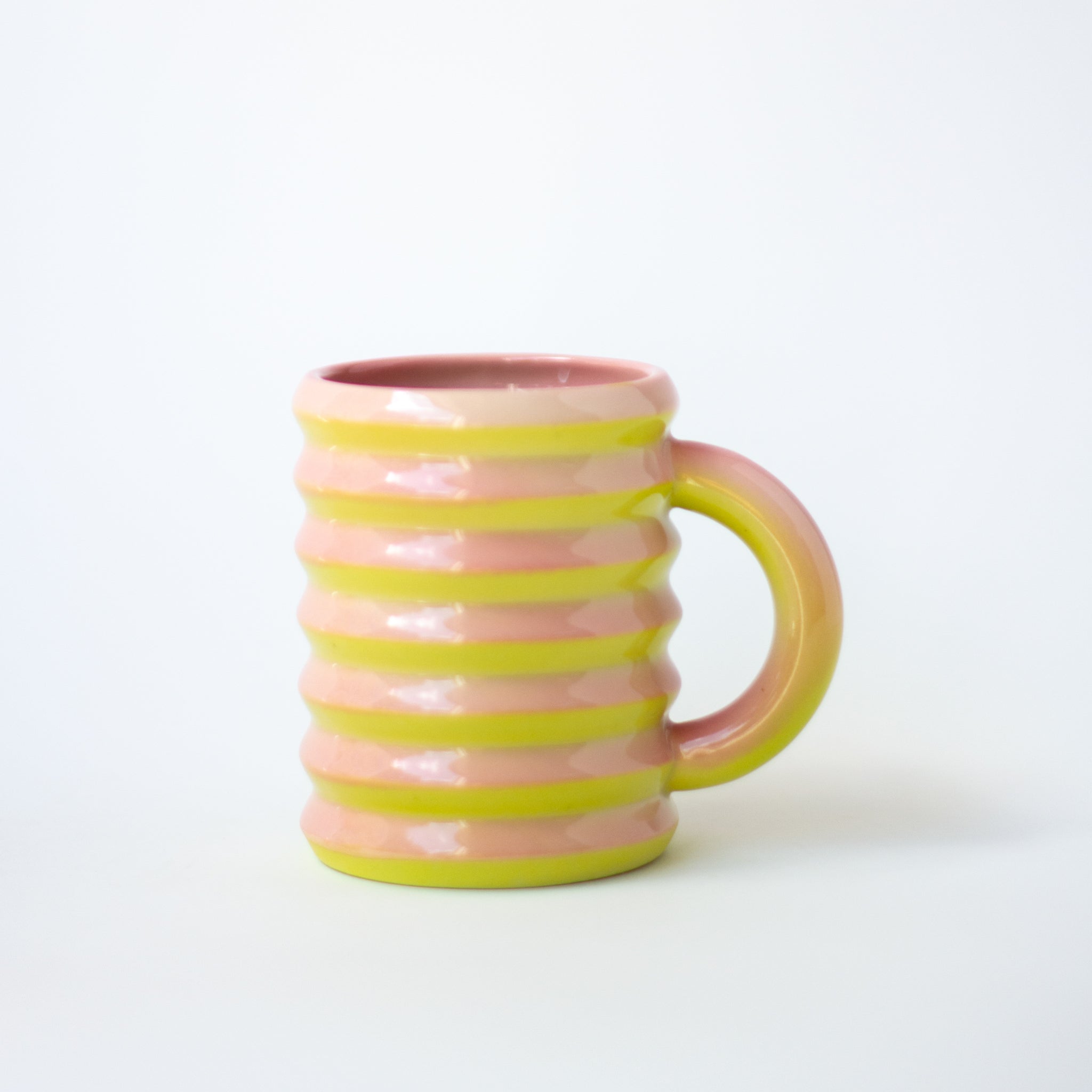 Wiggle Mug in Guava