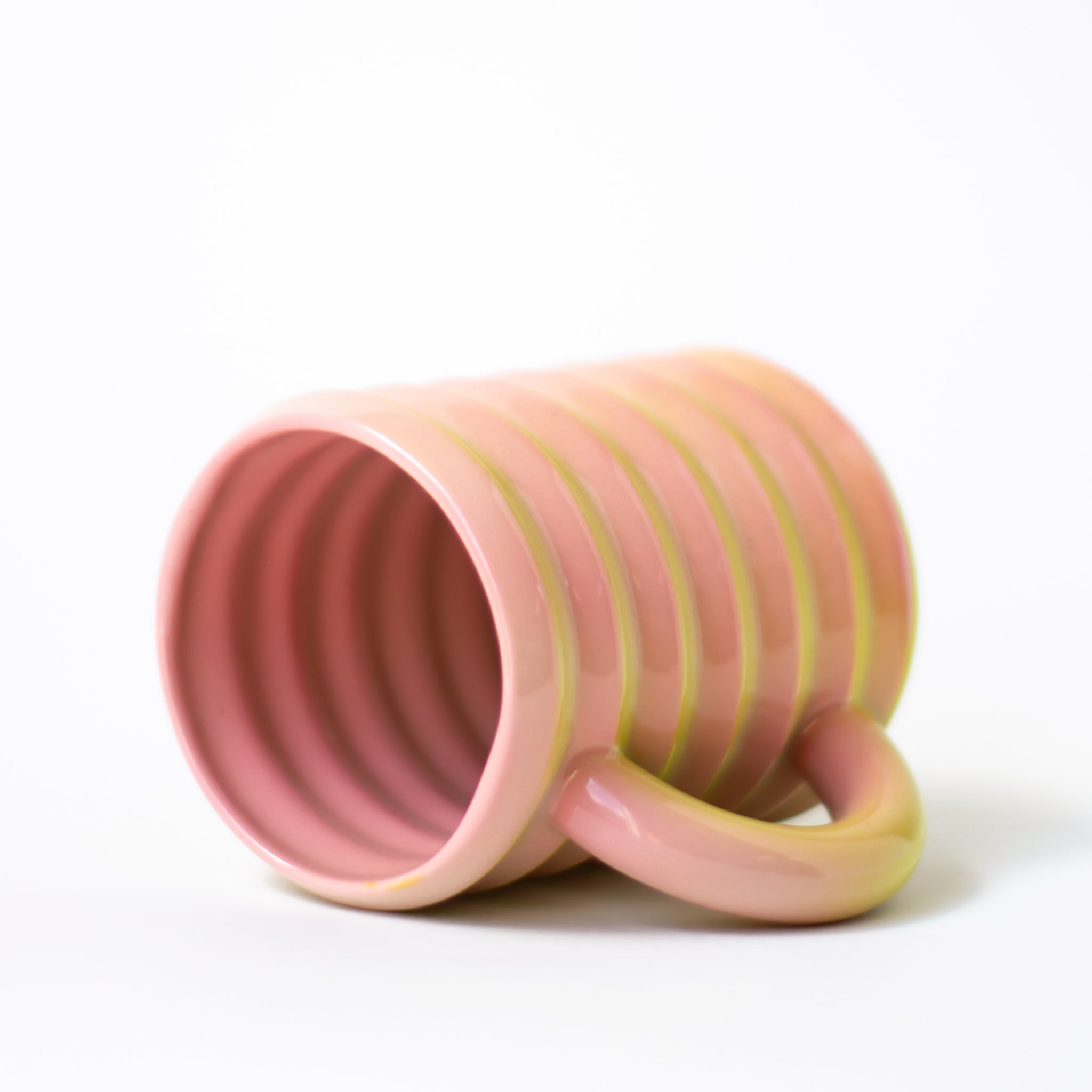 Wiggle Mug in Guava