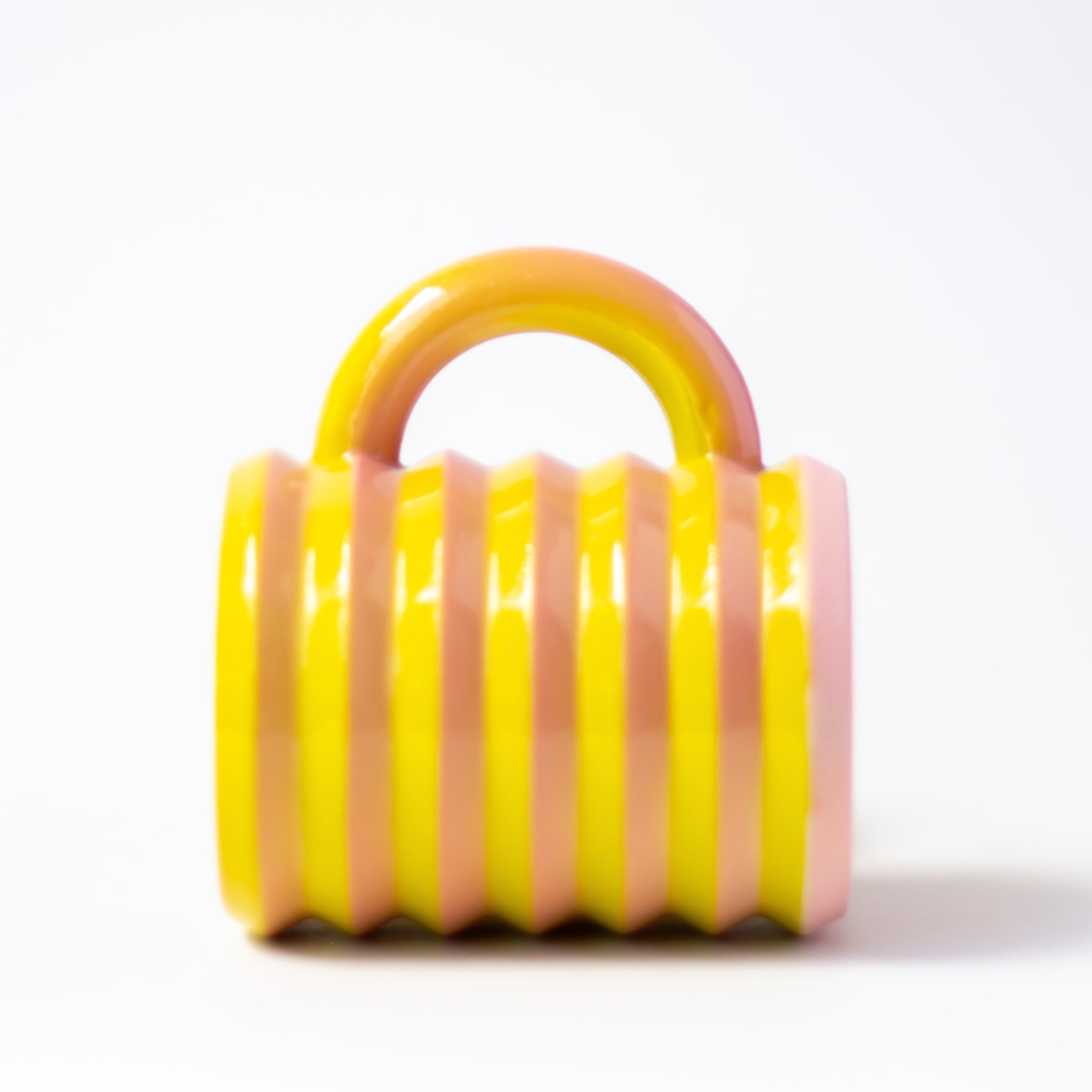 Wiggle Mug in Guava